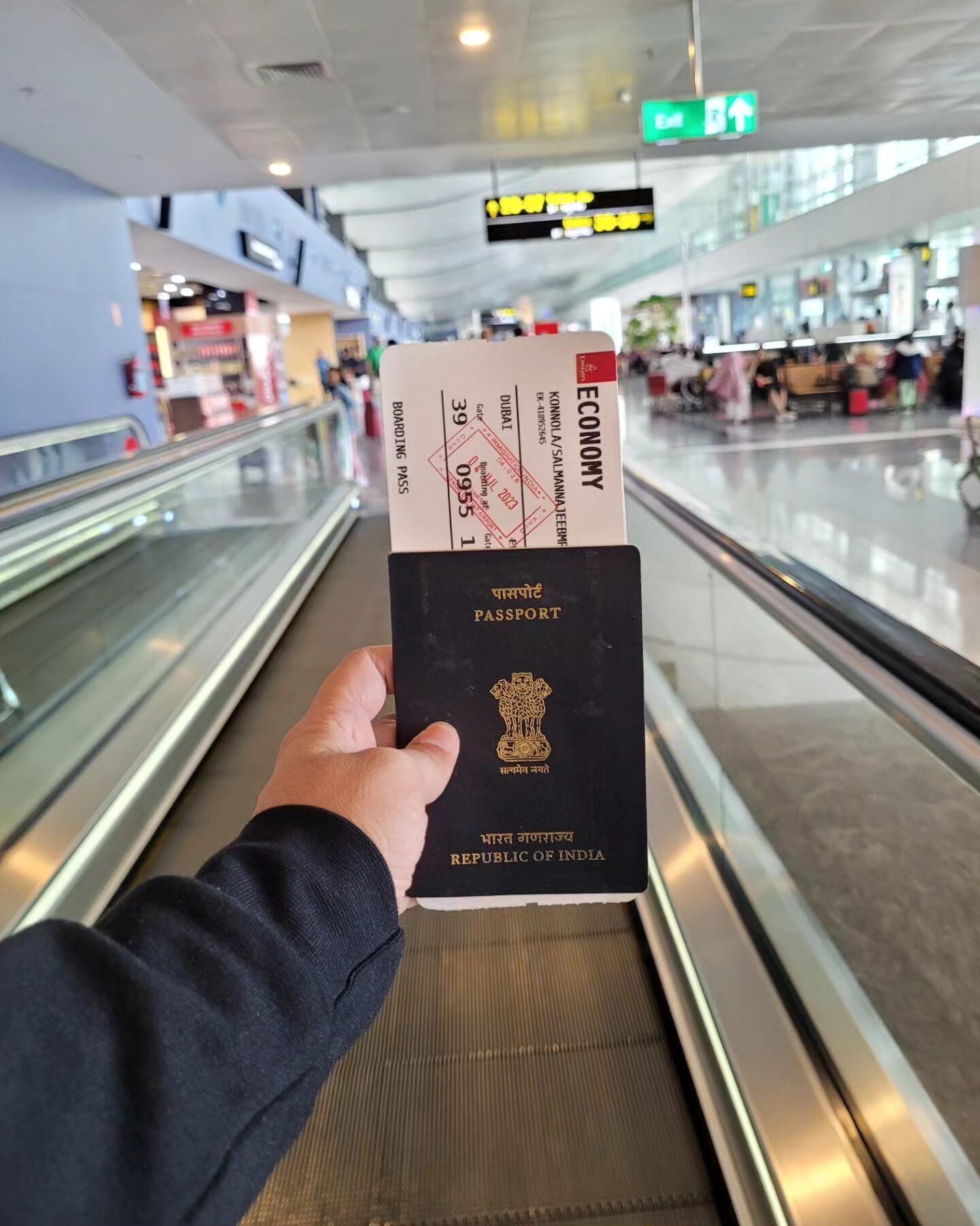 Salman Najeeb Louvre Paris budget backpacker India